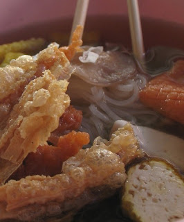 A bowl of vegetarian Yen Ta Fo