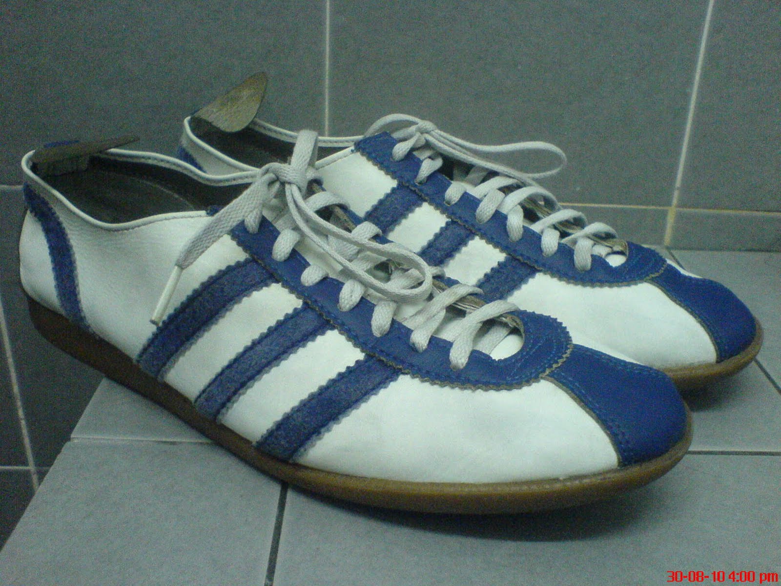 where to sell old sneakers