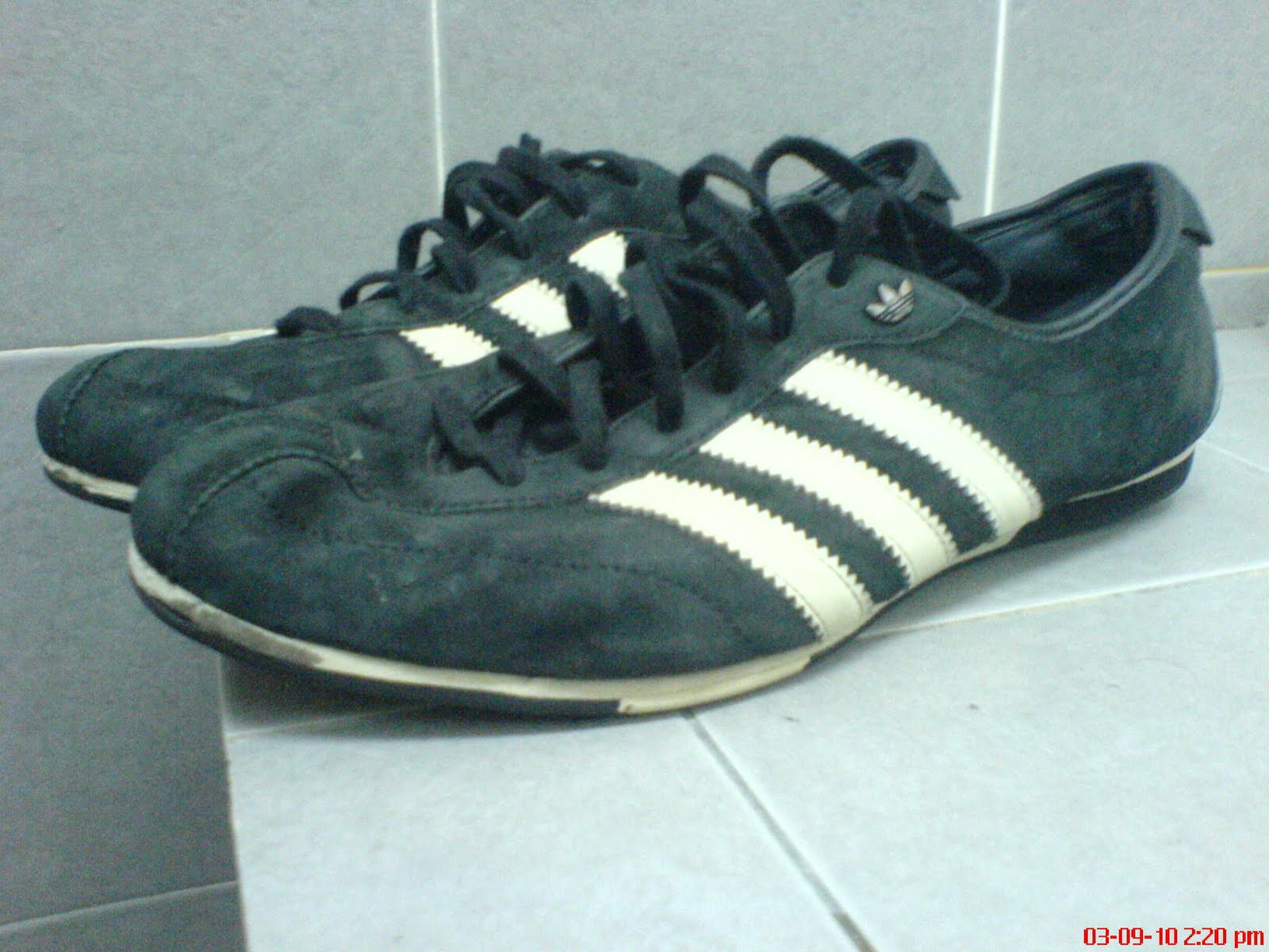 PLANET VINTAGE: Adidas shoes size 7 1/2 uk (SOLD)