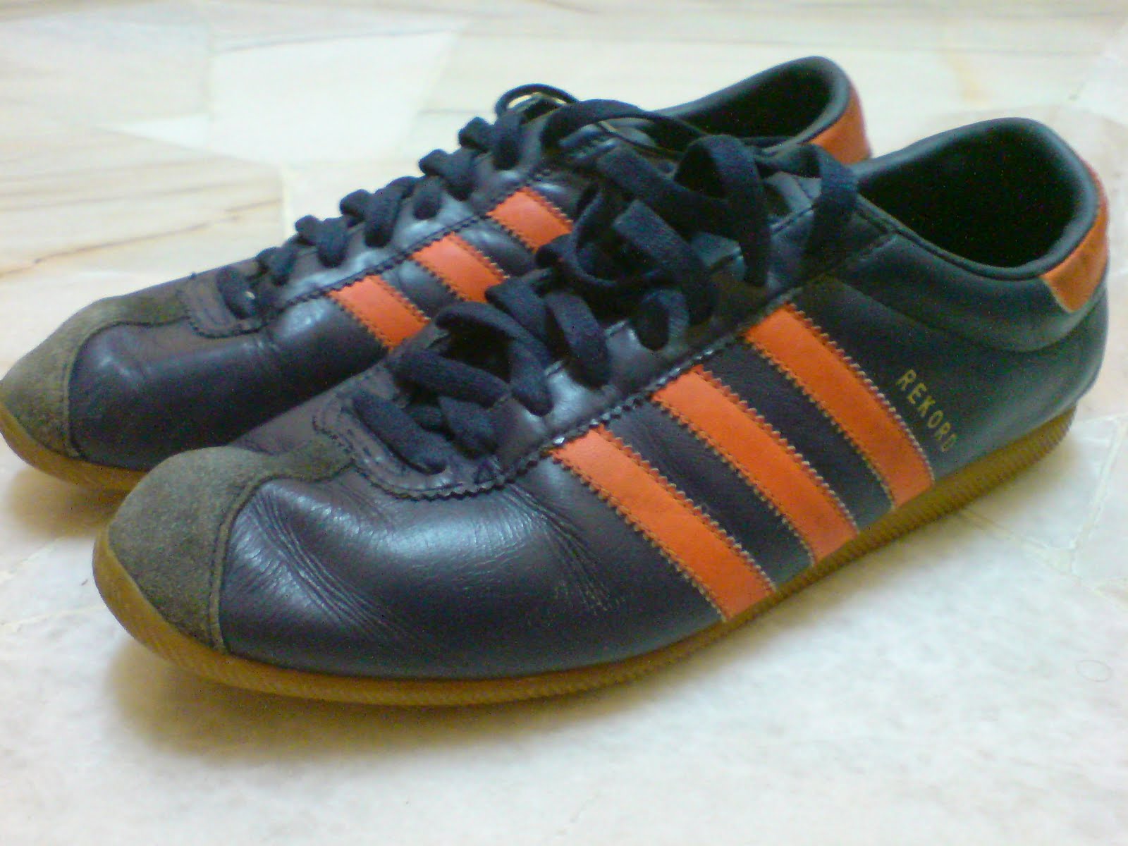 adidas rekord orange