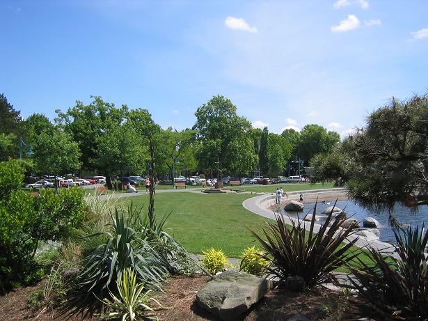 Kirkland Style: About Kirkland