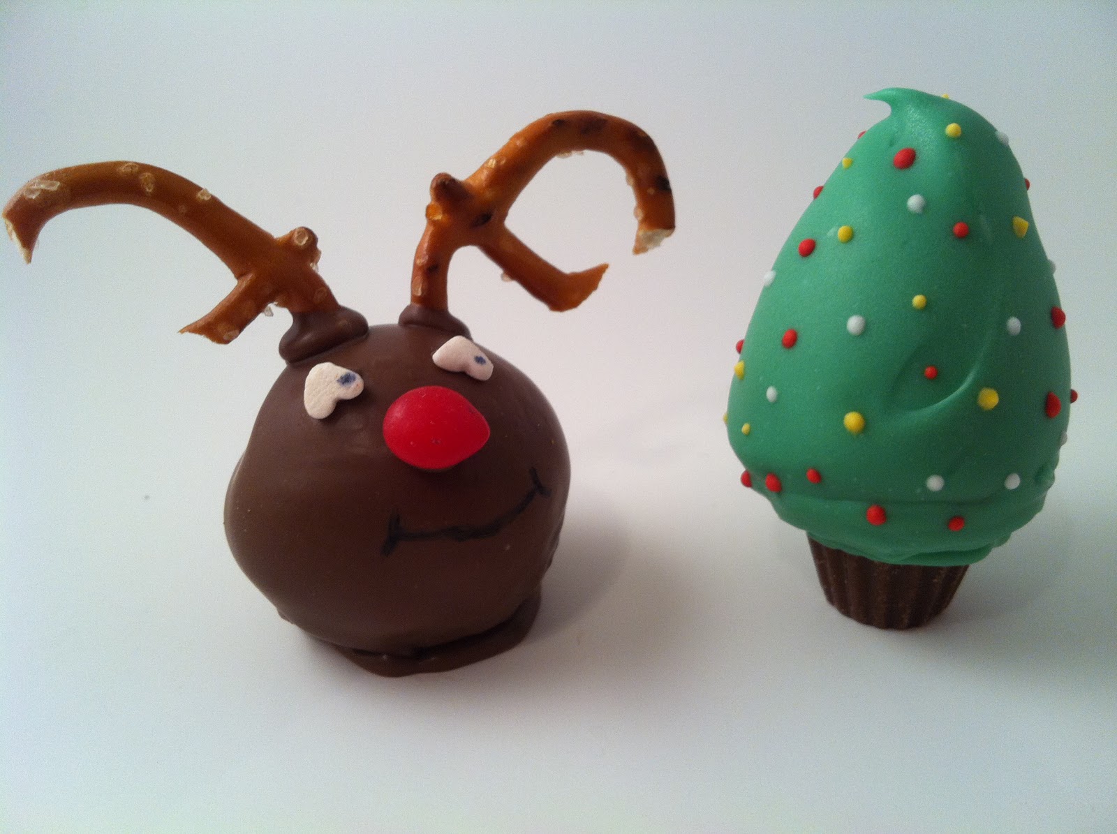 Oh...We Can Make That! Christmas Cake Pops