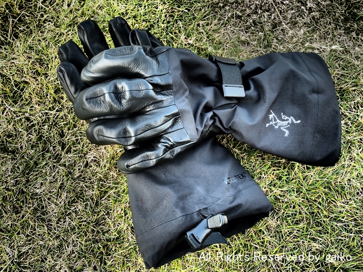 □新品未使用□アークテリクス□アルファSVグローブ□ゴアテックス