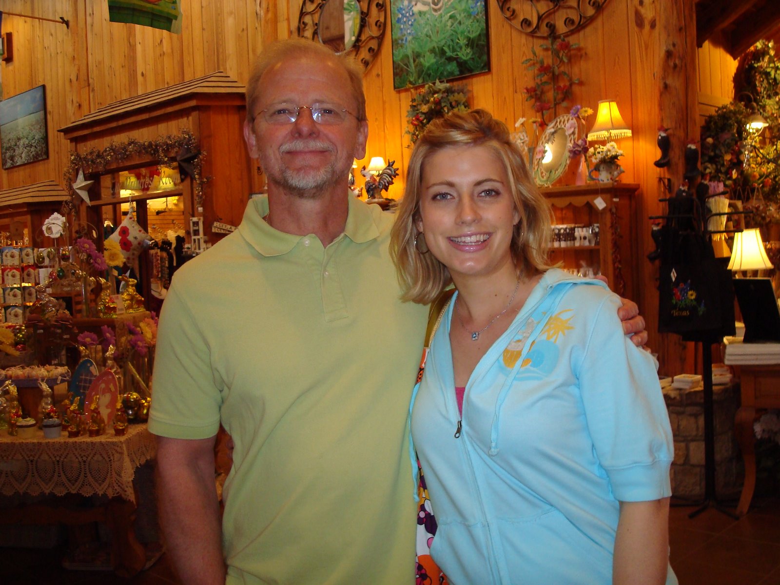 [Me+and+Dad+at+Circle+E.JPG]