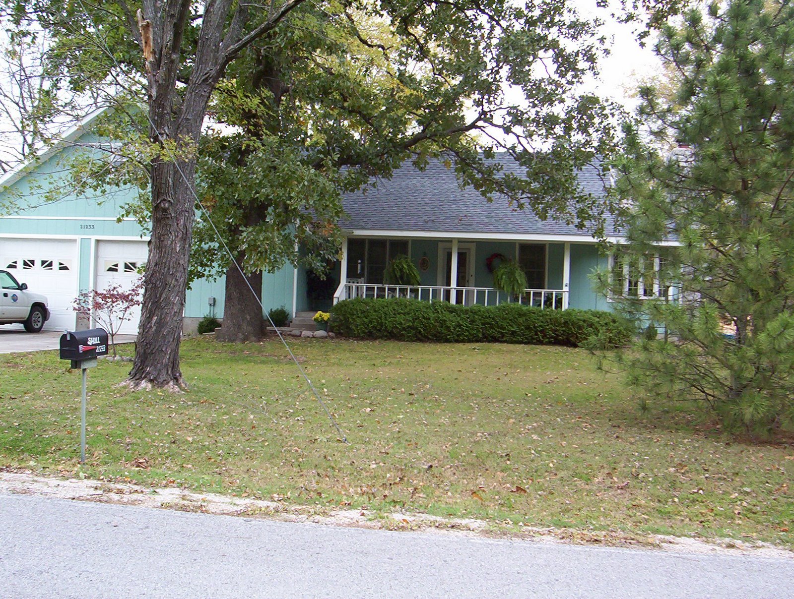 [Shull+House.jpg]
