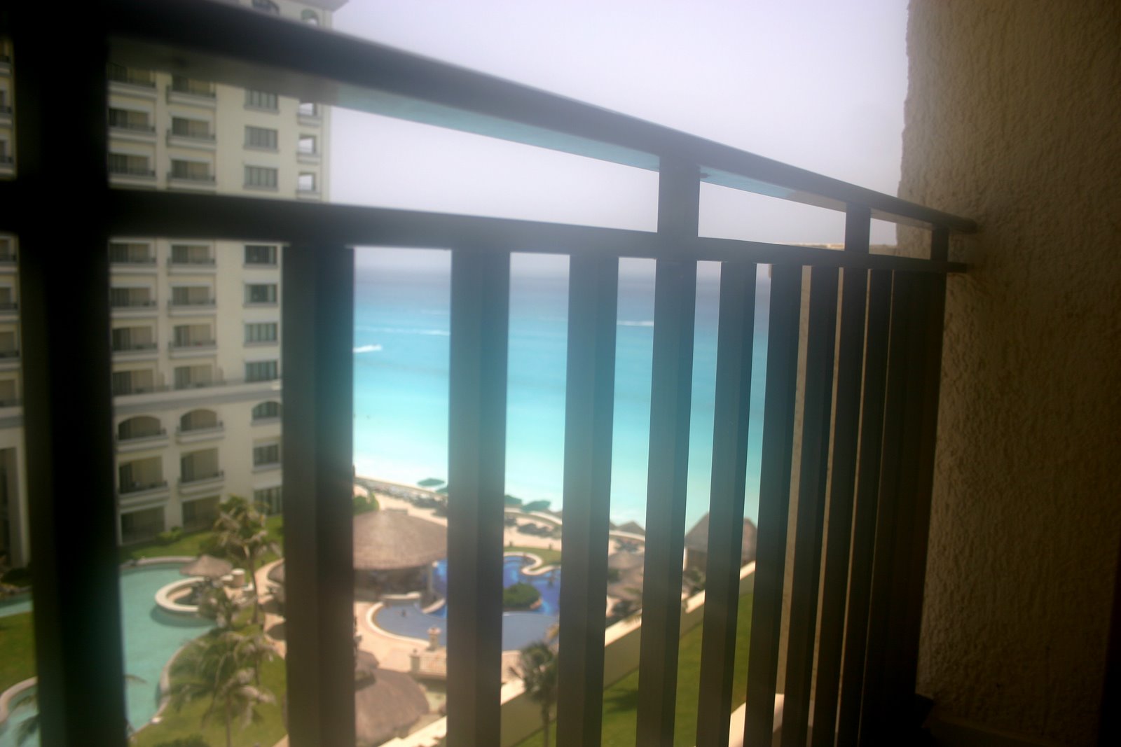 [cancun+balcony.JPG]