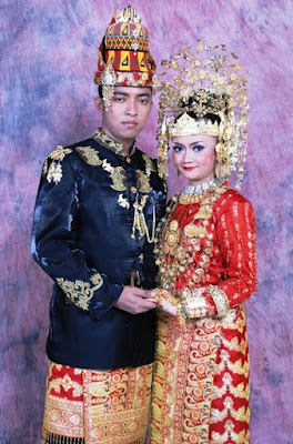 Foto foto Pakaian pengantin adat