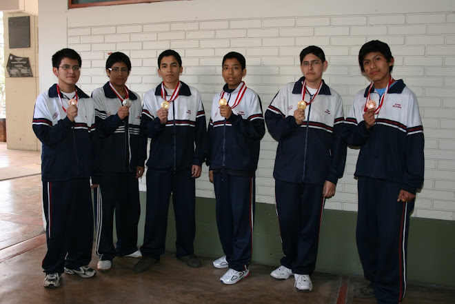 CAMPEONES OLIMPICOS III OLIMPIADA PERUANA DE BIOLOGIA 2008 GANAMOS 6 MEDALLAS.