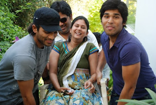 telugu cinemalu: Ram charan Tej n' Allu Arjun and their Cousins pics
