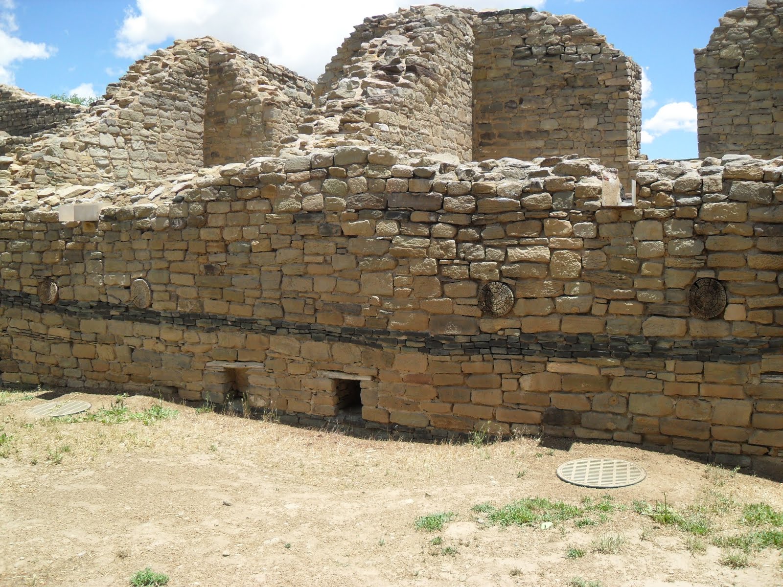 Scott's Twisted Travels: Aztec National Monument