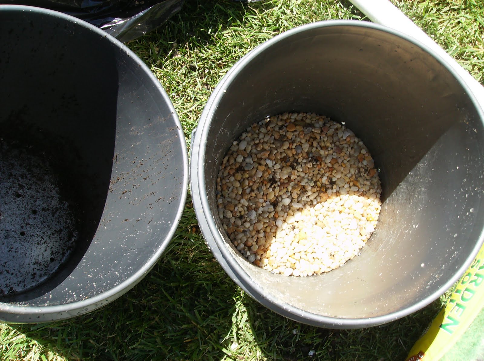 The Rusted Ve able Garden How to Make a 5 Gallon Self Watering Container In