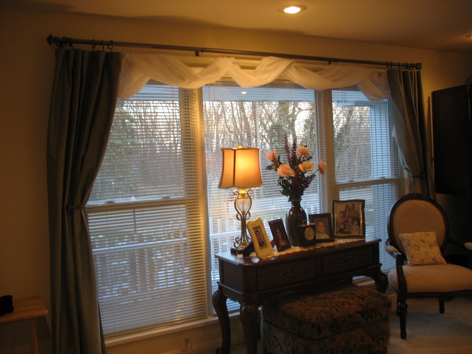 Best Window Treatment Ideas For Living Room | Stairs With Limited Room