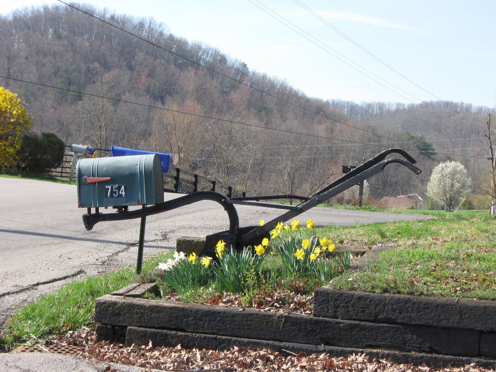 FOLKWAYS NOTEBOOK RFD AND RURAL MAILBOXES