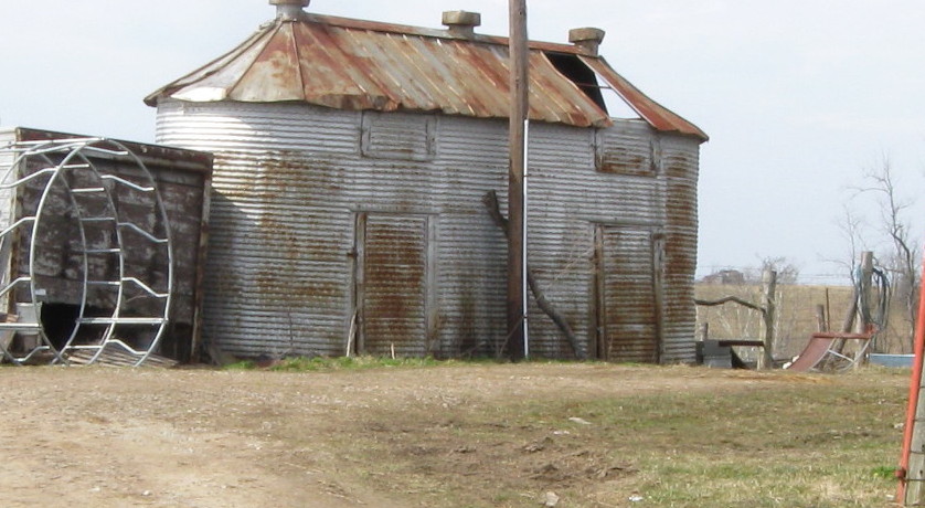 FOLKWAYS NOTEBOOK: WHAT IS THIS OLD KENTUCKY FARM OUTBUILDING CALLED?