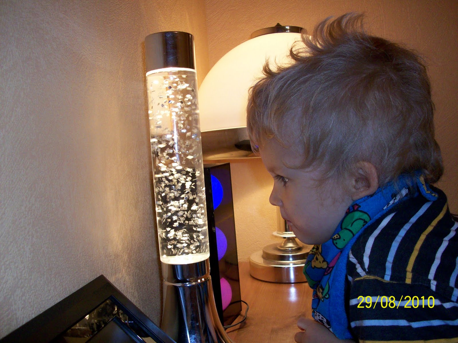 licking metal Sensory Processing Disorder?????