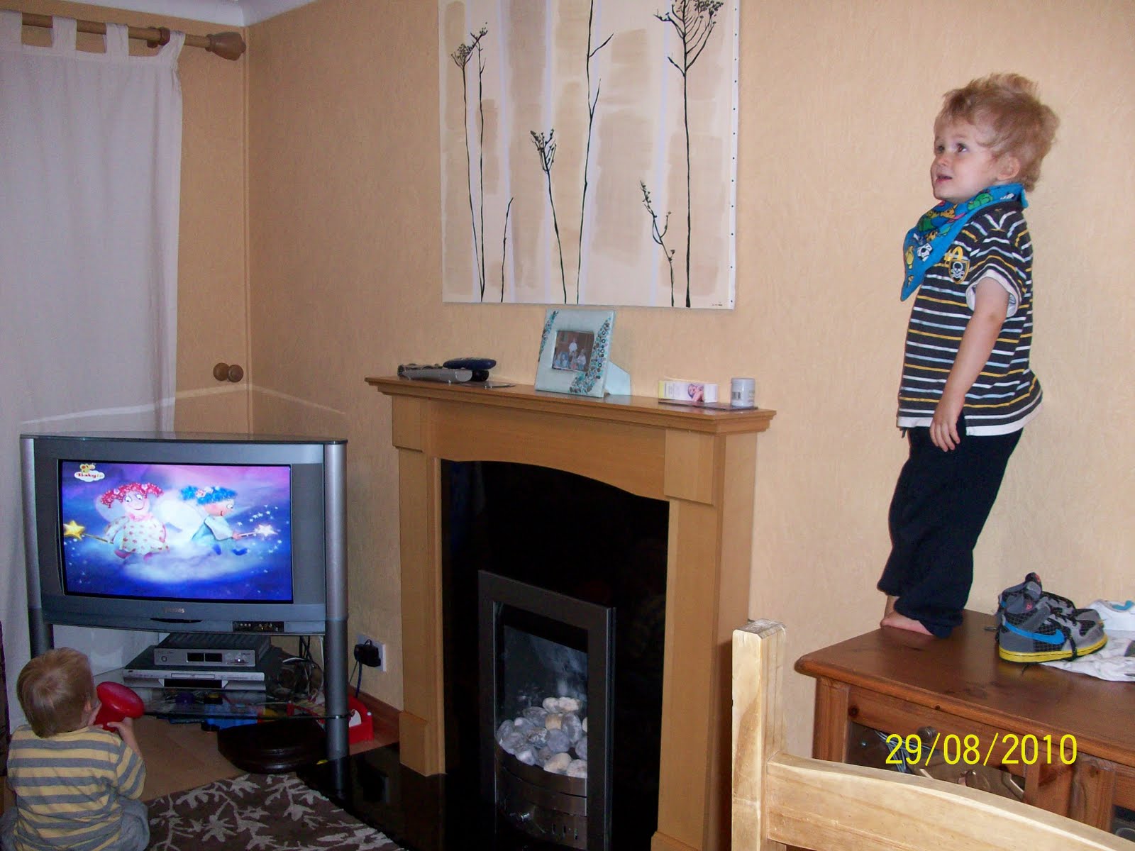 licking metal Sensory Processing Disorder?????