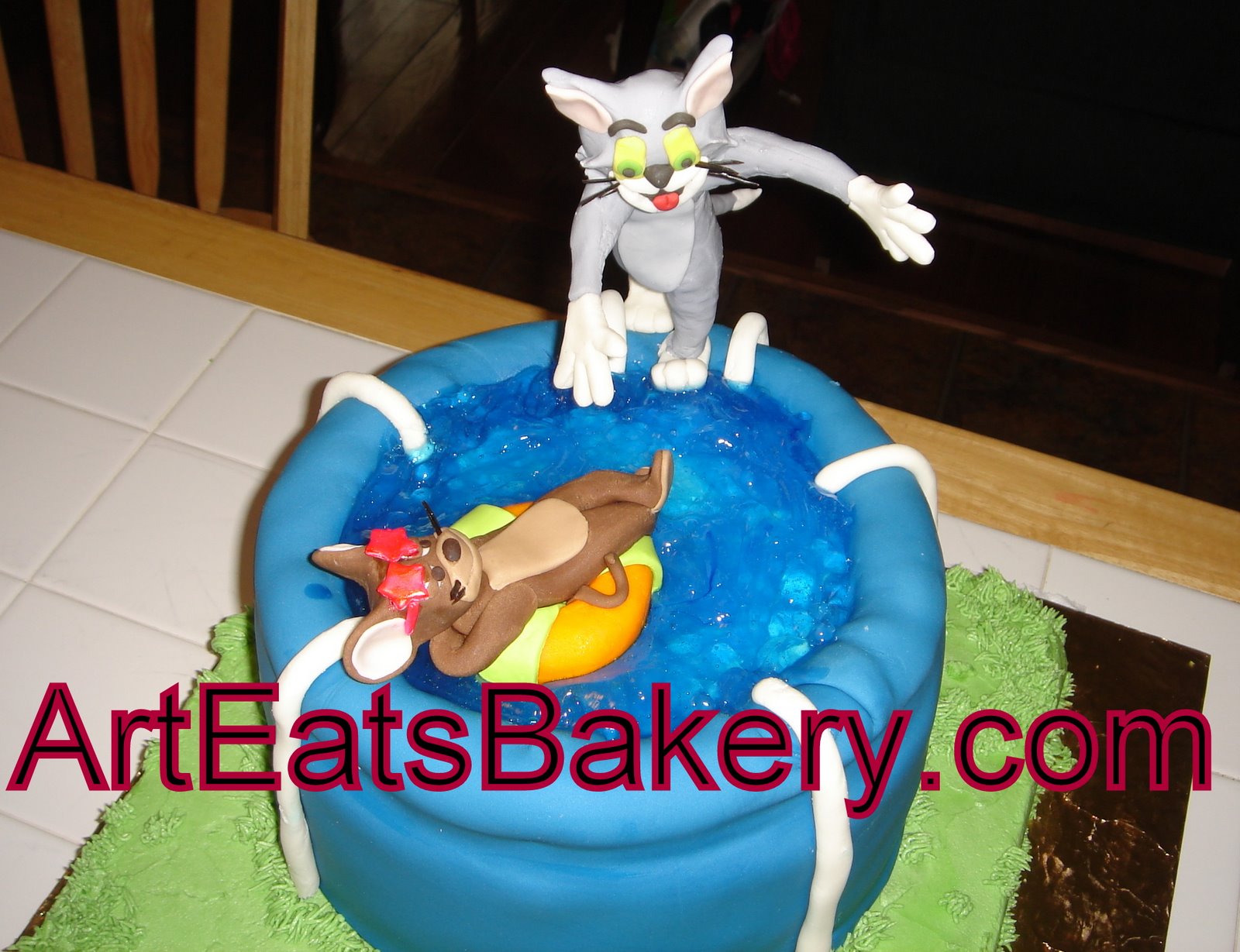 [Tom+and+Jerry+swiming+pool+birthday+cake.jpg]