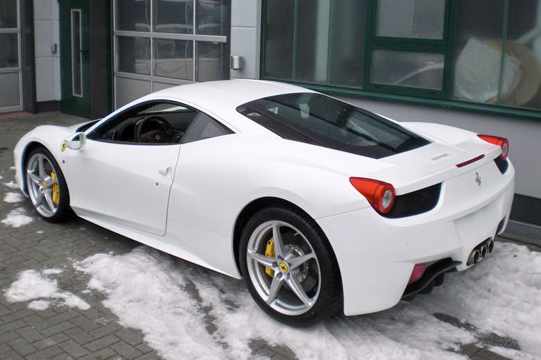 Феррари 458 Spider белый спортивный