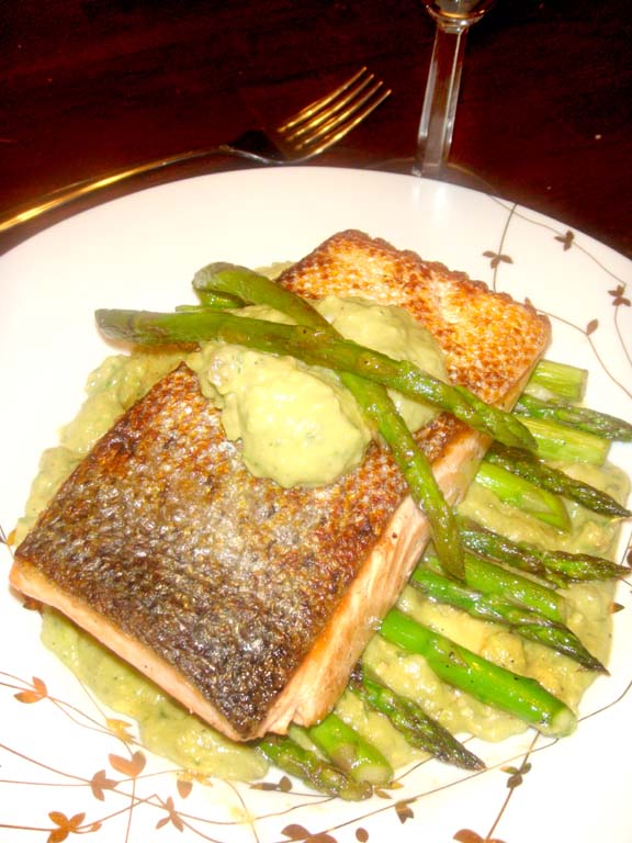 Pan Seared Salmon with Asparagus and Avocado Sauce