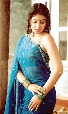 idle brain: SOUTH INDIAN ACTRESS SHOWING THEIR BOOBS CLEAVAGE