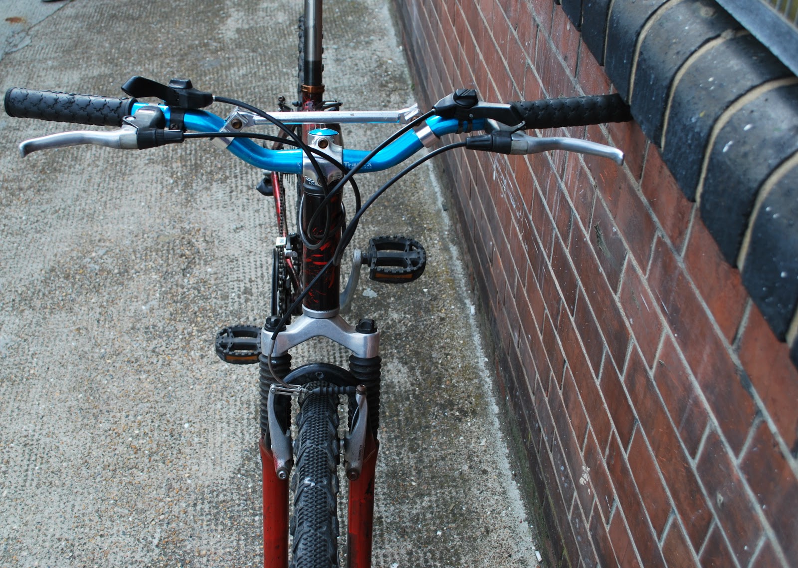 Squeaky Chains eBay Sale...Black & Red Mountain Bike