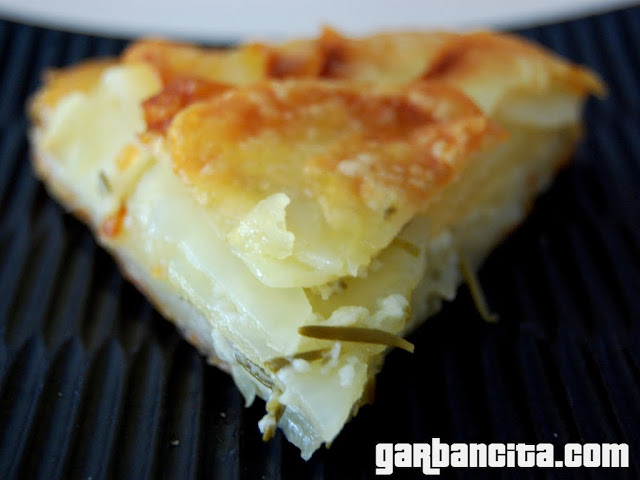 Pastel de patatas con queso Idiazábal y romero