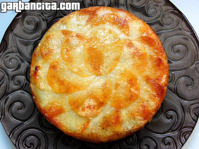 Pastel de patatas con queso Idiazábal y romero