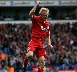 The Best Footballers: Dirk Kuyt plays as a winger football of Netherlands