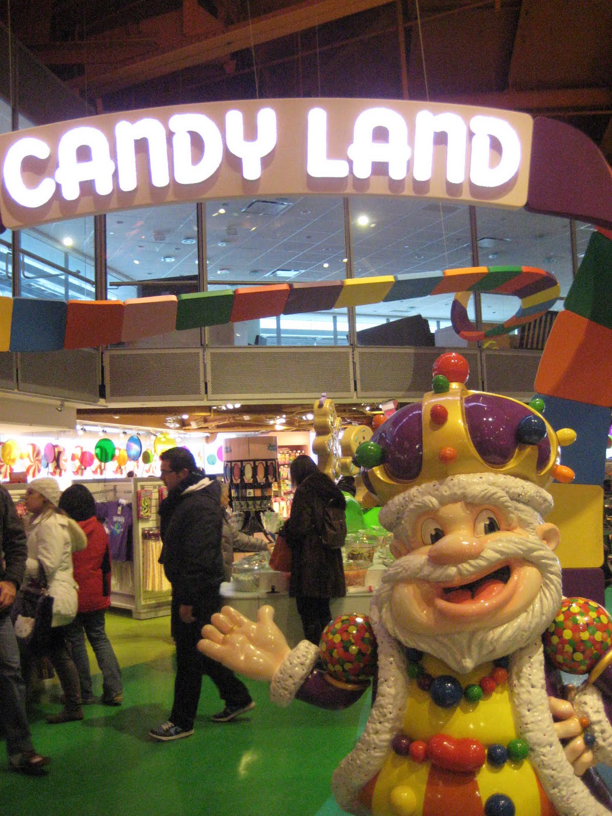 Cheryl and William Toys R Us Times Square