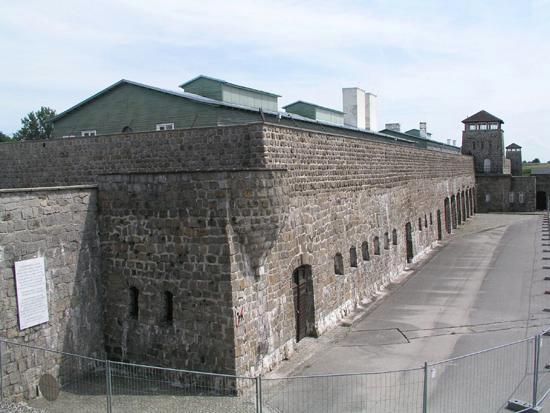 [2545149-Mauthausen_Concentration_Camp-Mauthausen.jpg]