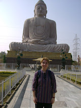 superba statuie a lui Buddha din Bodhgaya, India