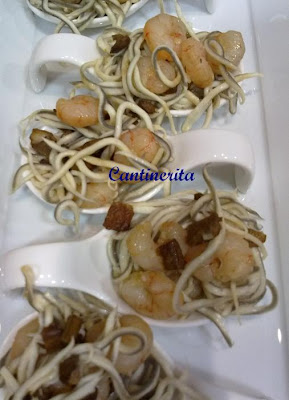 Cuchara+setas+gulas+gambas.JPG