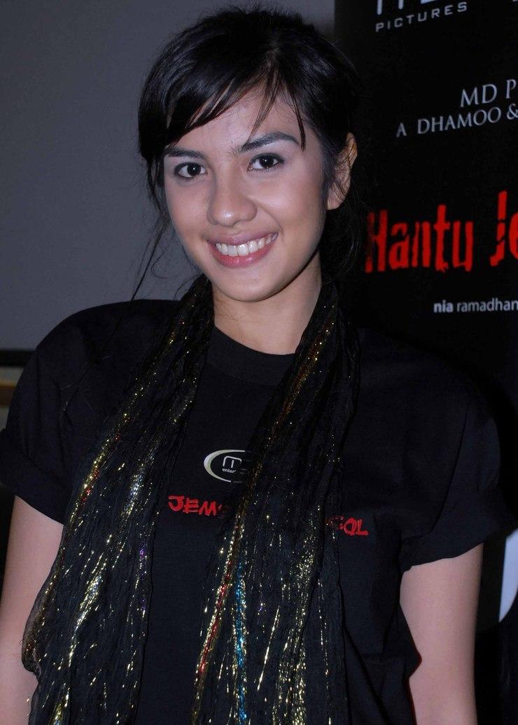 June 2009 ~ Artis Indonesia Gambar Artis Seksi Indo Artis Galery Foto Gadis Cewek Telanjang Bugil