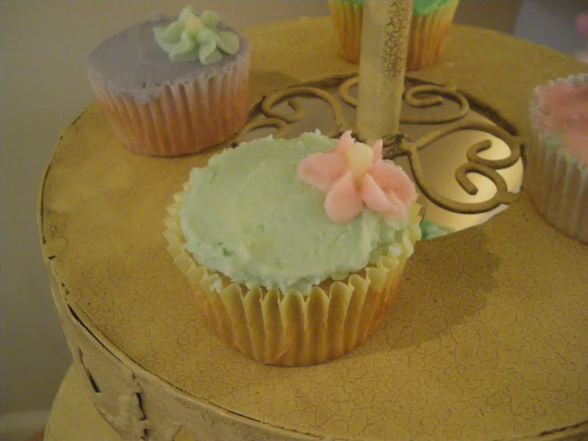 WE ALSO DO CUPCAKES