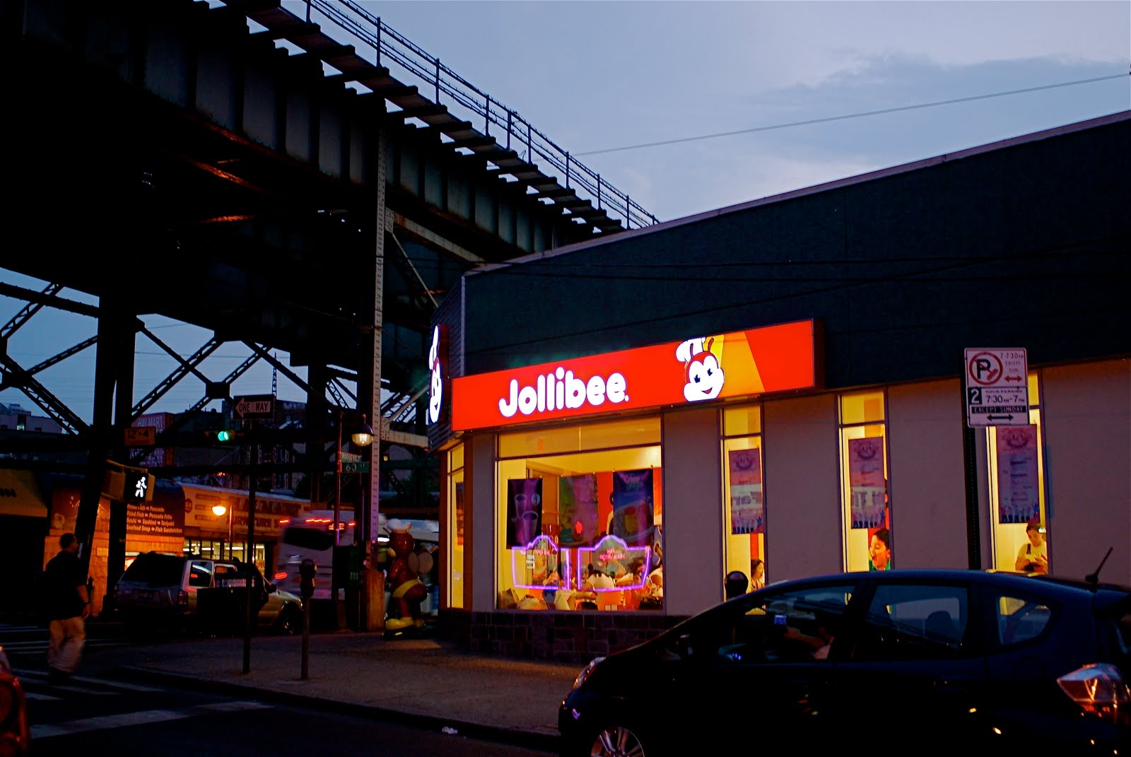 NYC ♥ NYC: Jollibee in Queens, New York's First Branch of the McDonald