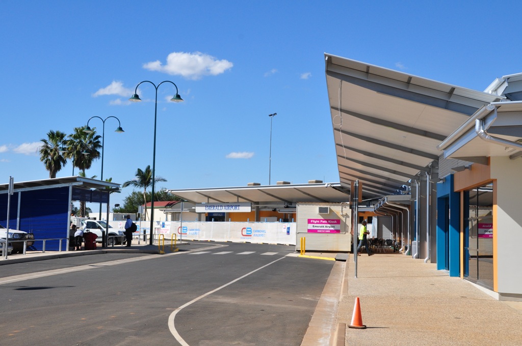 Central Queensland Plane Spotting New Emerald Airport Terminal taking