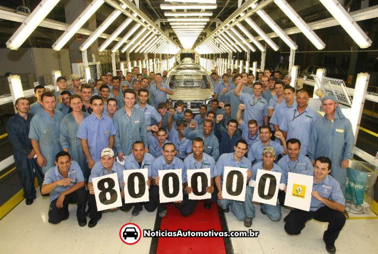 [renault-produz-800-000-carros.jpg]