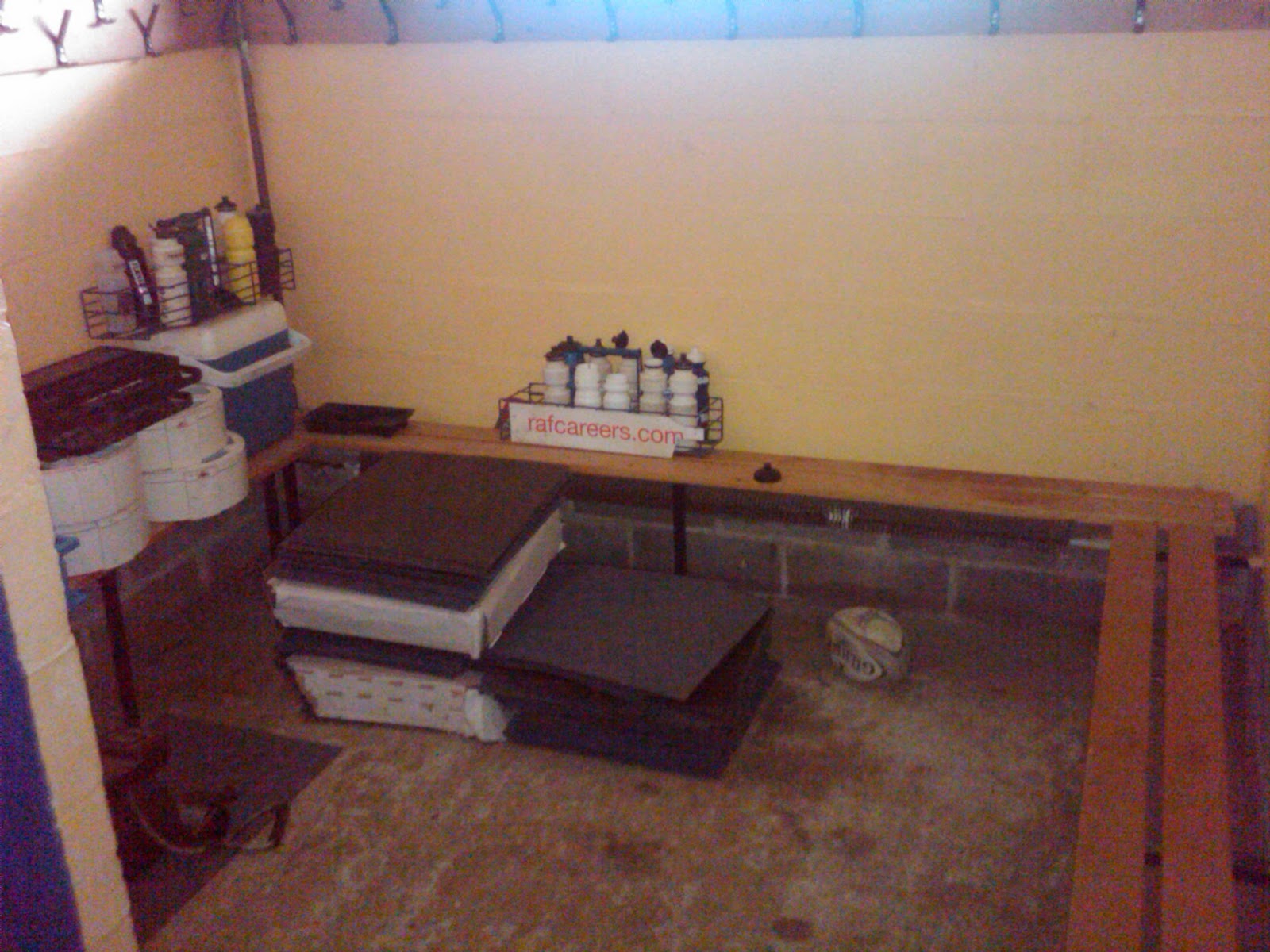 The Rugby Ref.co.uk The Rugby Ref's changing room, No 10.