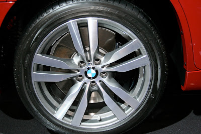 BMW X6 M wheel