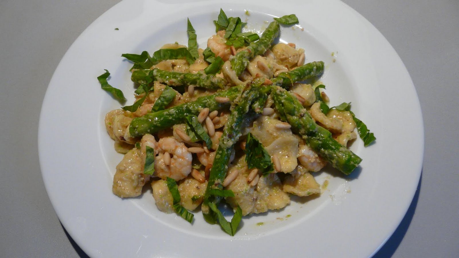 Kulinarische Welten zu Fisch- und Meeresfrucht: Orecchiette mit grünem ...
