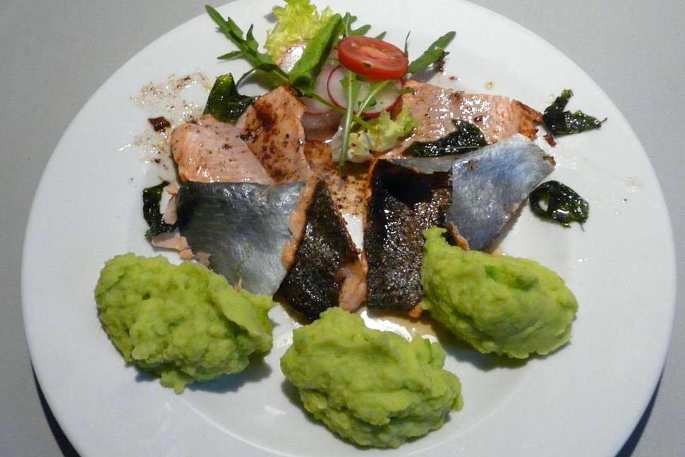 Kulinarische Welten zu Fisch- und Meeresfrucht: Forellenfilets mit ...