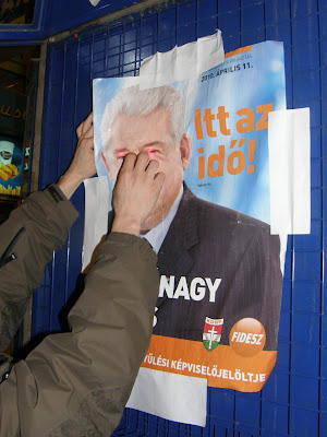 Fidesz, reklám,  Fónagy János, választás, 2010, Budapest, blog, korrupció,  Magyar Kétfarkú Kutya Párt, plakát, hack