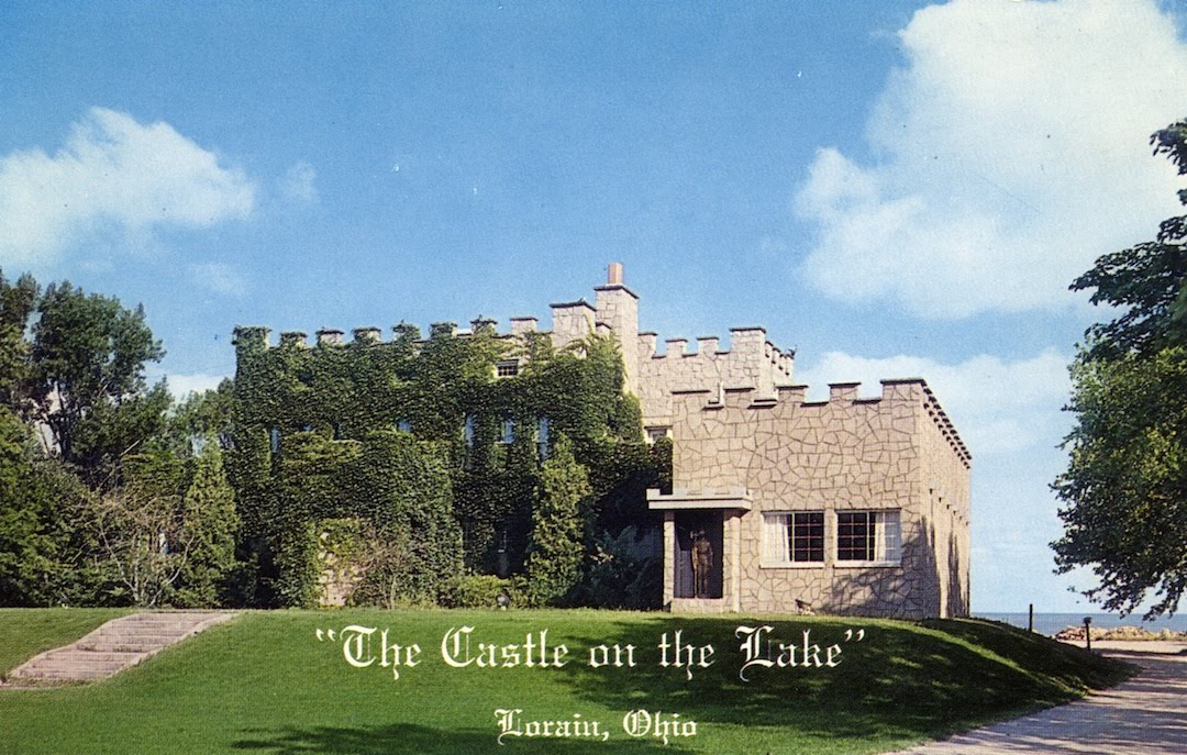 Brady S Bunch Of Lorain County Nostalgia The Castle On Lake Part 3 Here S A Vintage Postcard Of The Castle On Lake Followed By How It Looks Today As El Arriero Mexican Restaurant