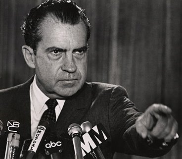 [Nixon+pointing+cropped.jpg]