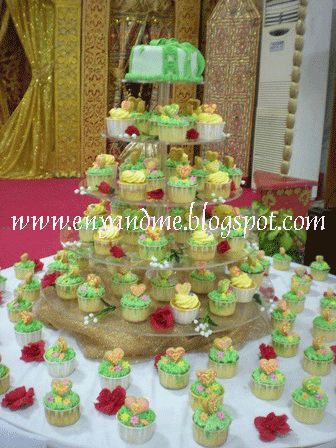 [wed+cupcake1.gif]