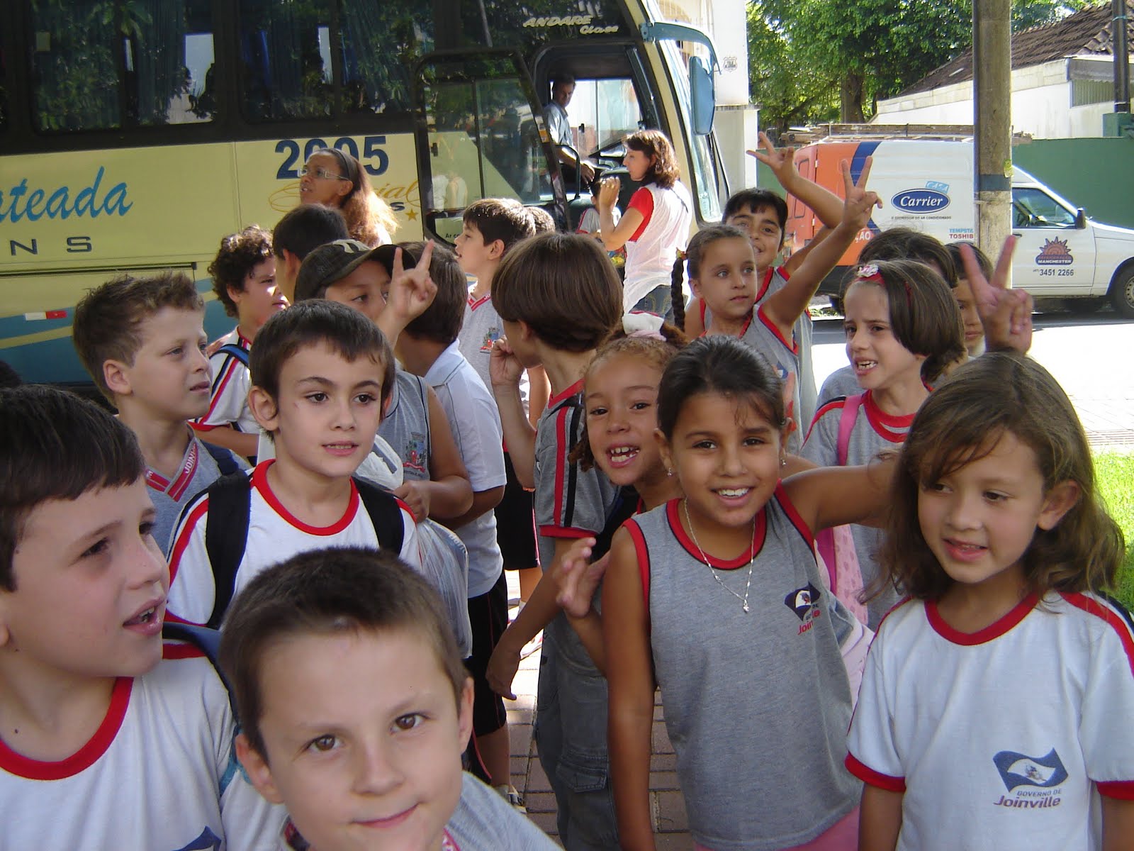 Escola Municipal Professor Orestes Guimarães