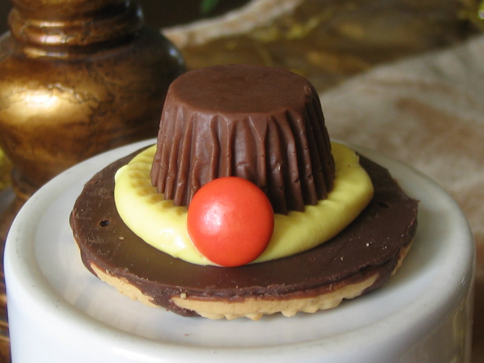 The Baking Redhead Pilgrim Hat Cookies