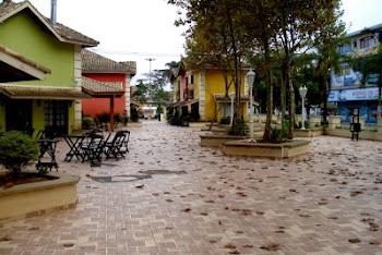 Praça de lazer no centro da cidade de Ribeirão Pires.