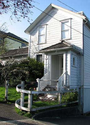 House with Curved Fence, Grand Avenue, Astoria, Oregon