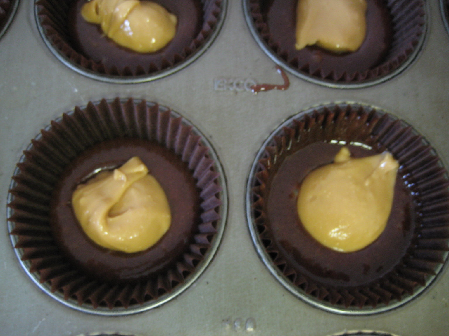Bubble and Sweet Martha Stewart Peanut butterfilled chocolate brownie cupcakes